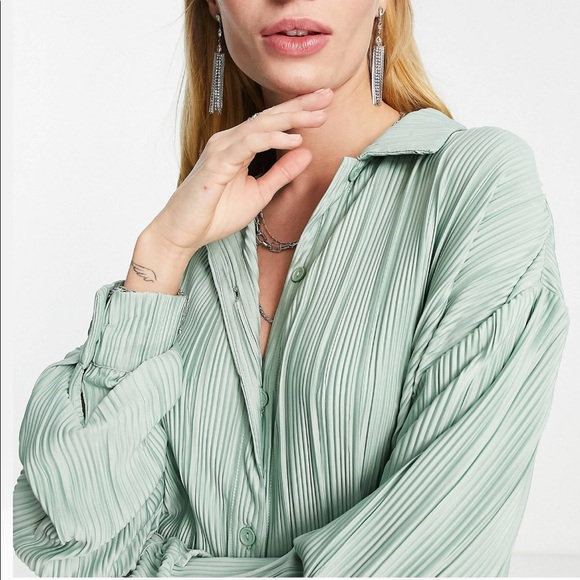 4th & Reckless Oversized Sage Green Plisse Shirt - US size 6 - Picture 2 of 8